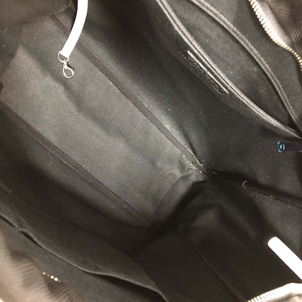 CHANEL Black Shoulder Bag - Picture 13 of 16